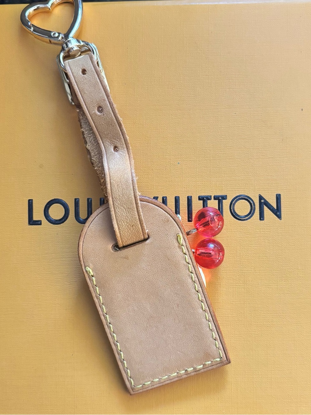 Authentic Louis Vuitton
Vachetta Bag Charm, Cherries, Rhinestone Clover 7.5 in. - Picture 4 of 7